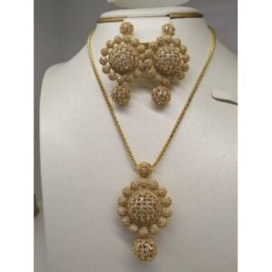 Authentic Sophisticated Unique Diamond Gold Necklace And Earrings Jewelry Set