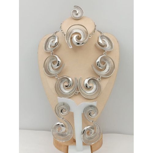 Queen Choice Ladies Jewelry Set -