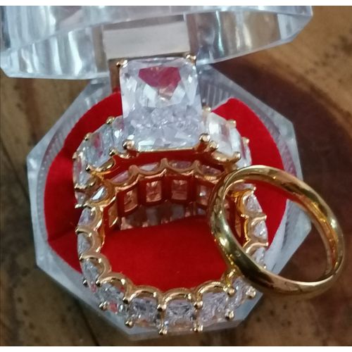 Bold Cubic Zirconia Couple Wedding Ring Sets D59